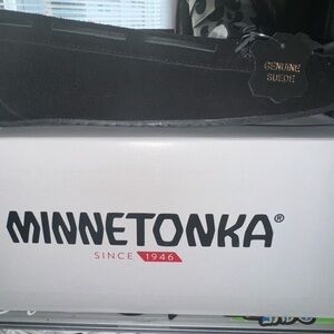 Minnetonka Moccasins Black New Size 7